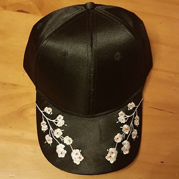 Tucker + Tate Accessories - Tucker + Tate🔥Embroidered Satin Baseball Cap